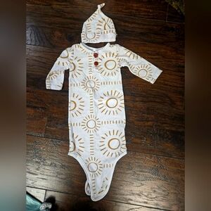 3/$10 Newborn Sun print baby knotted gown